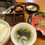 お肉屋さんの焼肉 まるやす - 焼肉定食￥950