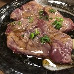 肉酒場 犇屋 -   【超レア！！】炙りレバー