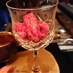 串揚げはやし - トモサンカクのユッケ