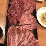 吉川カルビ - 肉肉肉