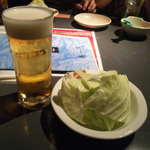 鳥一代 - お通しのキャベツでビアーを飲んじゃいます