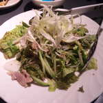 鳥一代 - 蒸し鶏ときゅうりの棒々鶏サラダでございます