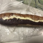 セシュエット - あんバター……持ち歩いて…くたびれた状態