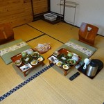 さつき荘 - 朝食も夜と同じ別部屋にて