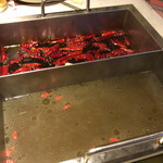 成都葫芦娃一家人火锅 - 料理写真:葫芦娃火锅好运街店(火鍋に火が入る前)