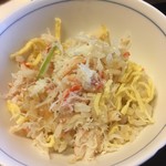 北海料理と旬の味 のむら - 妻は鮭が食べれず、カニを取ります。