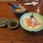 北海料理と旬の味 のむら - 妻の茹でカニとカニ豆腐です。
