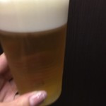 グランカスタマ - ２Ｆのお食事処で購入の生ビール　個室に持ち込の場合はカップに注がれます…