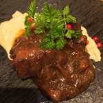 焼肉赤身にくがとう - タンスジの赤ワイン煮込