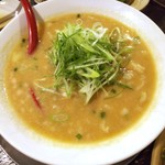 金町製麺 - ちょっと辛い白湯そば