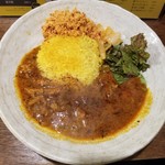 SPICY CURRY 魯珈 - スリランカ風辛口チキンカレー＋ポルサンボル