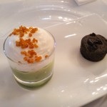 小笠原伯爵邸 - ハモンイベリコのエスプーマ　黒オリーブのマダレナ