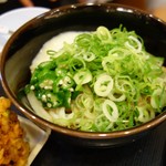 讃岐製麺 - 山芋おくらの肉ぶっかけうどん