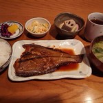 きづいち - 煮魚定食  (あかカレイ煮付け)