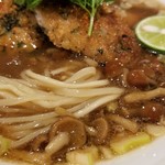 麺屋 六感堂 - 秋刀魚づくしなめこ蕎麦