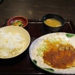 大衆居食家 しょうき - 暫く待つと注文したトンテキ定食５９０円の完成です。
      