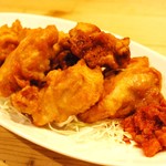 魚礁 - 鳥の天ぷら生ラー油