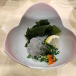 まわる寿司　博多魚がし - 生シラス