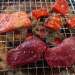 炭火焼肉 邑 - 