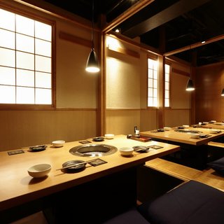 Enjoy your time in a Japanese space where you can feel the warmth of wood. Completely private room available◎