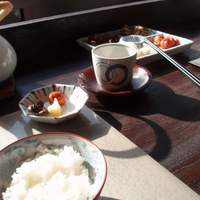 鳥居本 遊山 - ご飯と漬物
