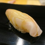 日本橋蛎殻町 すぎた - イサキ腹握り