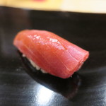 日本橋蛎殻町 すぎた - 鮪の背びれの付け根握り