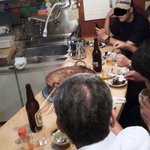 味のあるカウンター こじんまりしてます