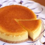 ノースライブコーヒー - 地元江別産のフレッシュクリームチーズと江別と近郊で生産された新鮮牛乳で造られた濃縮ヨーグルトで作る濃厚な味わいで、当店人気№１のニューヨークチーズケーキ