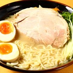 CHAU CHAUラーメン