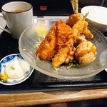 5匹のこぶた - ミックスフライ定食