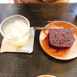 Nolla cafe - 魚津産りんごジュースとガとーふショコラ