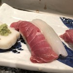 Kaisensushi Dokoro Uoichi - 鯛の蒲鉾、中トロ、墨烏賊