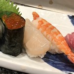 Kaisensushi Dokoro Uoichi - イクラ、帆立、海老