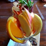 雪詩慕雲 - フルーツパフェ。