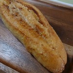 ジャンヌダルク フィスエペール - ガーリックフランス･･･こちらのは中にまでガーリックバターが入ってて美味しい！