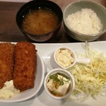 Dining TABI - ご飯やみそ汁に食後のドリンク付き、クリームコロッケ定食900円