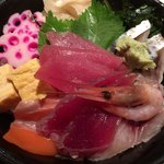 魚の三是 - 海鮮丼 950円