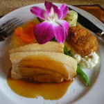 ポリネシアンテラス レストラン - マヒマヒフライと厚切りポークのポリネシアンソース バターライスと温野菜添