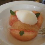 Bar à Vin ムッシュ ヨースケ - 桃のコンポートと桃のジェルとヨーグルトのグラス