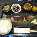 政 - 料理写真:さんま塩焼き（750円）