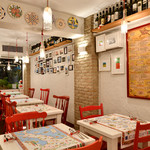 アル ムローン - 内観_店内奥から