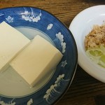 立ち呑 こひなた - 湯豆腐と薬味。