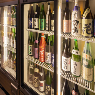 An overwhelming selection! Approximately 100 types of carefully selected sake!! All-you-can-drink also available.