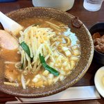 Menyahifumi - 味噌ラーメン780円+唐揚げ150円