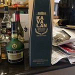 漸進社 - 店主こだわりのちょっと変わったウィスキーが揃っています