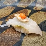 鮨おおしお  - かわはぎ、肝ものってます