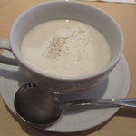 カフェ・キャトリエーム - マッシュルームの冷製スープ