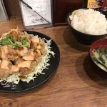 伝説のすた丼屋 - 