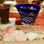 和創作 太 - 〈造り〉
      大分から直送の真鯛、ヒラメ、ヤリイカ